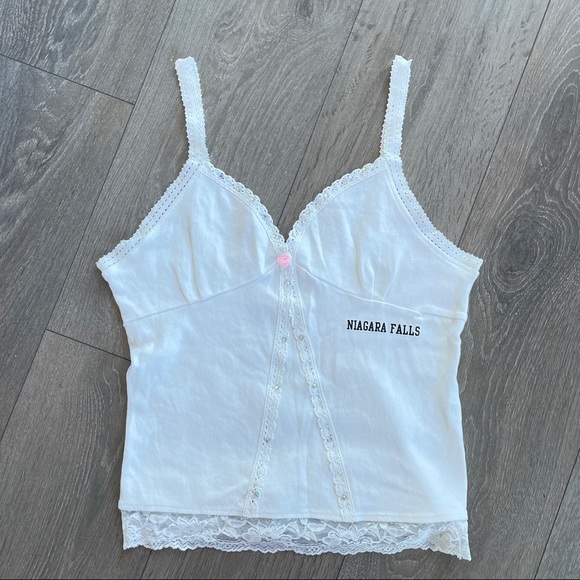 Random yet super cute babydoll tank top with Niagara Falls print - Picture 3 of 3